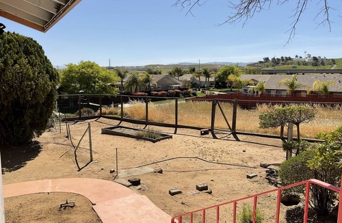 Oakley House | Peaceful palace