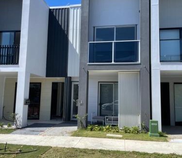 Brisbane Apartment | Peaceful Paradise