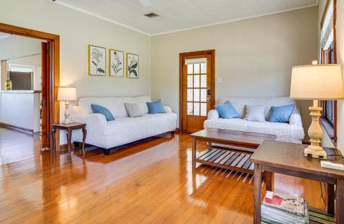 Baldwin House | Peaceful Patio & Sunroom: Baldwin Retreat