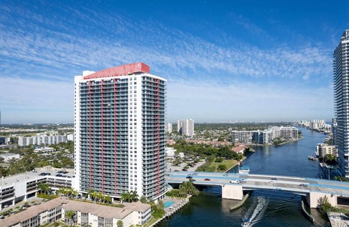 Hallandale Beach Apartment | Peaceful Patio- Beachside Services - 18th Floor