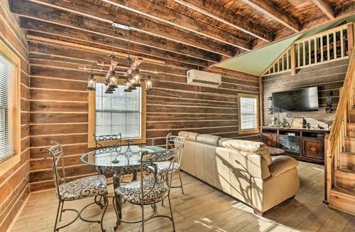 Robstown House | Peaceful Pet-Friendly Cabin on Nueces River!