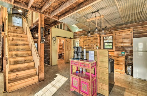 Robstown House | Peaceful Pet-Friendly Cabin on Nueces River!