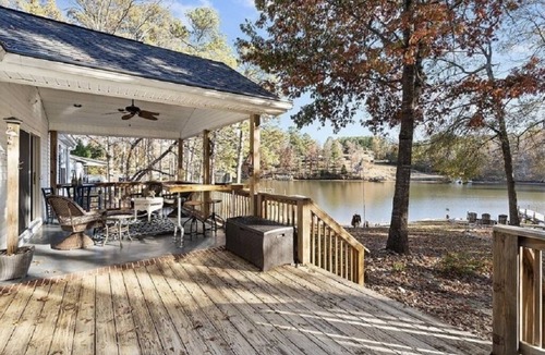 Cross Hill Cottage | Peaceful Pet Friendly 3BR 2BA Cottage w/dock!
