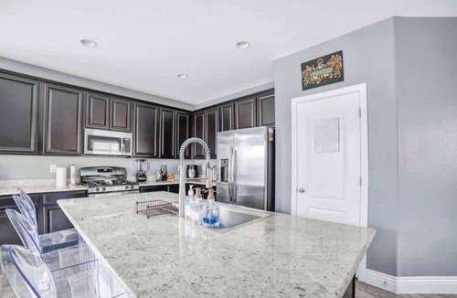 Whitney House | Peaceful, Pet Friendly & Gated