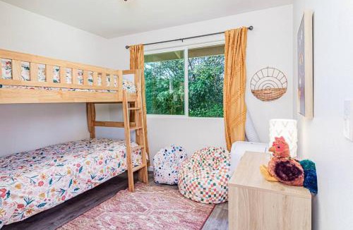 Keaau House | Peaceful Petfriendly Paradise Home with AC