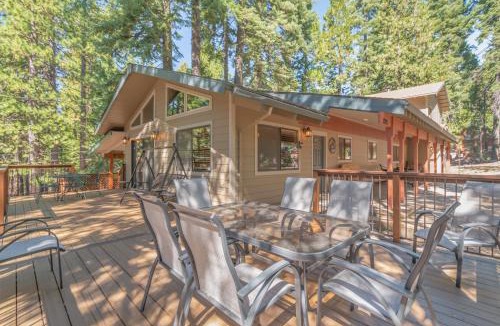 Dorrington House | Peaceful Pinecone