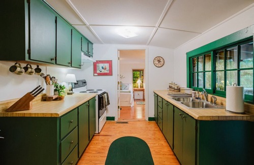 Fowlstown House | Peaceful Pines Cabin w/Deck & Wildlife Views