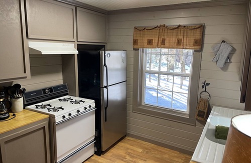 Town of Webb House | Peaceful Pines Cottage 5 minutes from Old Forge - Lake Access to Lake Tekini