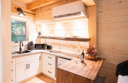 Tylersburg Cabin | Peaceful Pines Luxury Treehouse