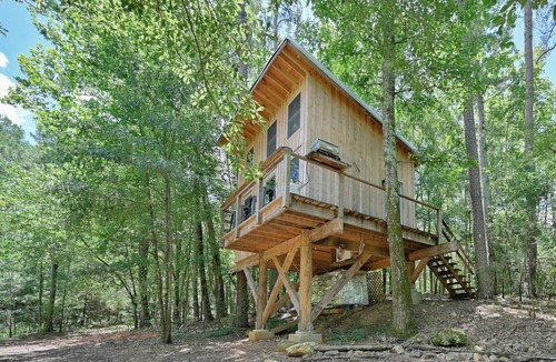 Boles Cabin | Peaceful Pines Treehouse