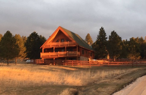 Custer House | Peaceful Pines