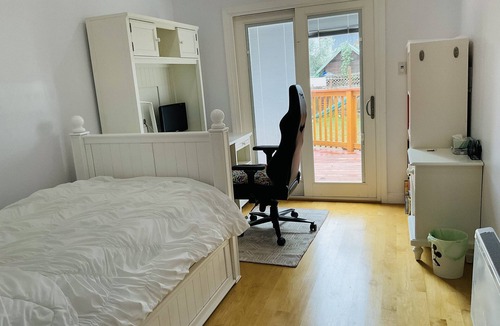 Poets Corner Bed & Breakfast | Peaceful Place to stay in Berkeley