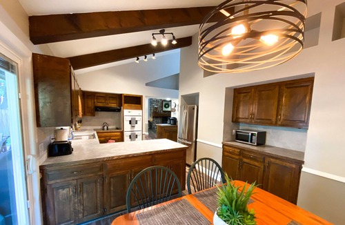 Monett House | Peaceful Place: Upscale Accomodations, Small Town Feel