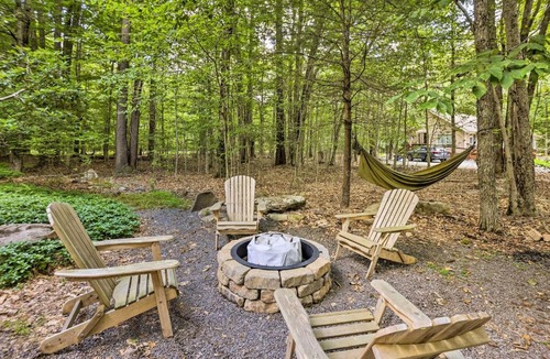 Pocono Pines House | Peaceful Poconos Hideaway Grill and Fire Pit!