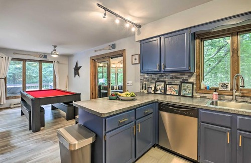 Pocono Pines House | Peaceful Poconos Hideaway Grill and Fire Pit!