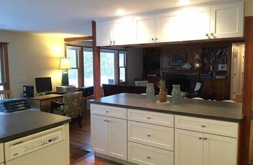 East Harwich House | Peaceful Pond Front Getaway