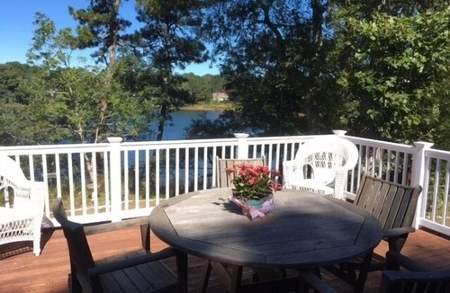 East Harwich House | Peaceful Pond Front Getaway