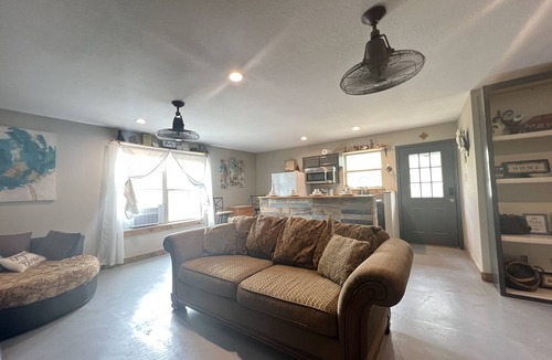 Killeen House | Peaceful Pool Retreat Getaway