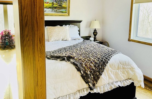 Selkirk House | Peaceful Poplar