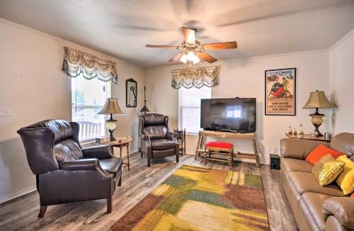 Portales House | Peaceful Portales Escape w/Patio & Grill!