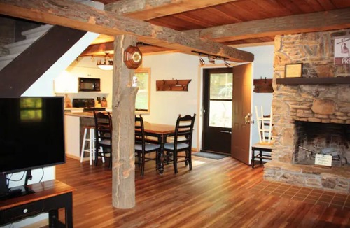 Champion Cabin | Peaceful private cabin for relaxing!