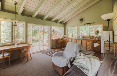 Naalehu Cabin | Peaceful Private Getaway In The Forest