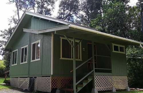 Naalehu Cabin | Peaceful Private Getaway In The Forest