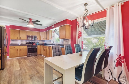 Valrico House | Peaceful - Private Hideaway - Huge Yard