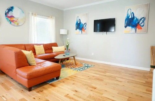 Peoplestown House | Peaceful Private Master Bedroom Suite with Balcony