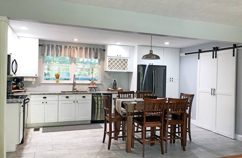 Sevierville Cottage | Peaceful, Private Mountain Cottage 13miles from Gatlinburg & Pigeon Forge.