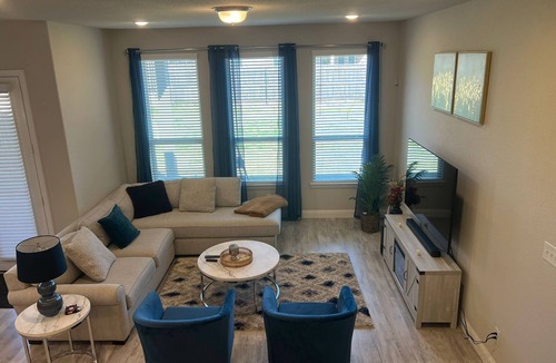 Melissa House | Peaceful & Quiet family-friendly whole house.nn
