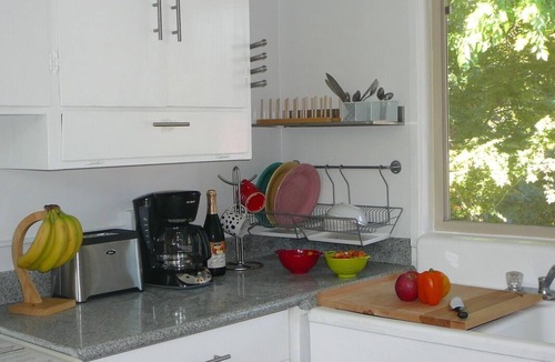 Orinda View Apartment | Peaceful, Quiet, Fully Furnished Studio. Mins to San Francisco, Berkeley, BART