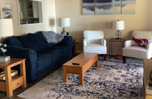 Oakhurst House | Peaceful, quiet waterfront get-away.