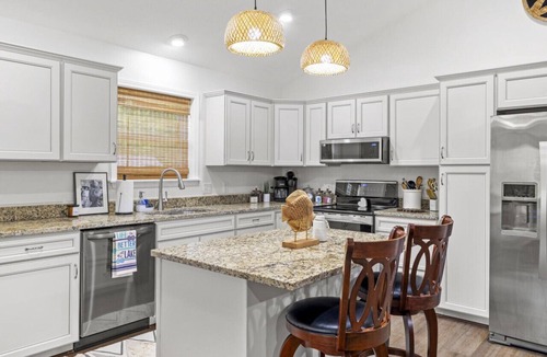 Isabella House | Peaceful Ranch w/Hot Tub and Lake Views