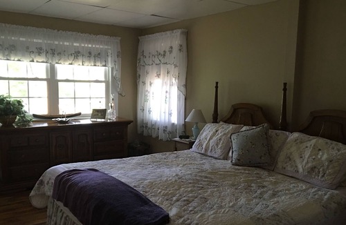 Lake Luzerne-Hadley Cabin | Peaceful Retreat in the Adirondacks