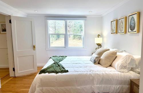 Redding Ridge House | Peaceful Redding Cottage Retreat