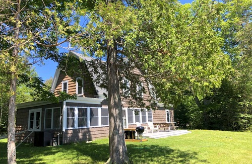Franklin House | Peaceful, relaxing, lakefront getaway