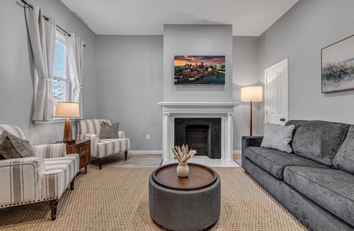Hough Apartment | Peaceful & Relaxing Three Bedroom