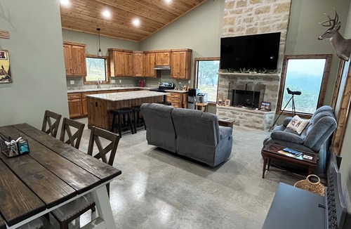 Mason Cabin | Peaceful, remote cabin overlooking the Llano river. Perfect for couples!
