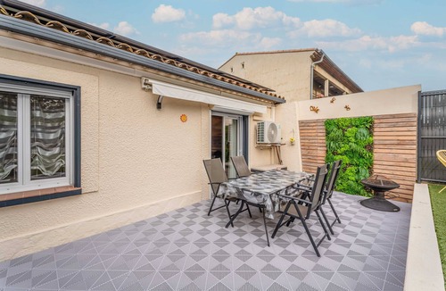 Carcassonne House | Peaceful Retreat 2 Minutes from Carcassonne Medieval City with Private Pool, Jacuzzi, WiFi, AC