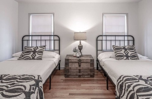 Tech Terrace House | Peaceful Retreat 2BR/1BA Walk to Tech