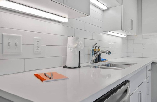 Hadley - Washington Apartment | Peaceful Retreat | City Views, Close to Broadway