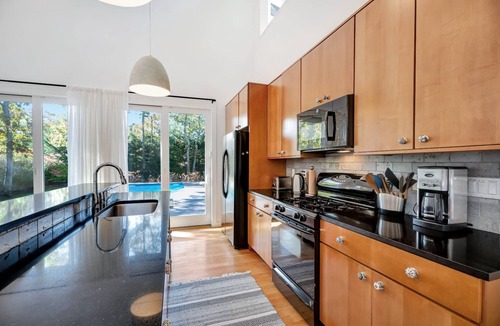 Hampton Bays House | Peaceful Retreat in Immaculate Architect’s House