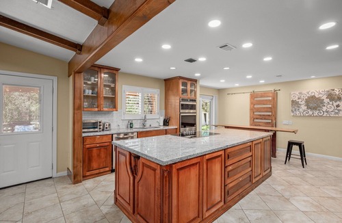 Volente House | Peaceful Retreat near Lake Travis & Volente