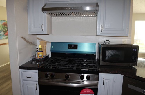 Southbelt/Ellington House | Peaceful Retreat Near NASA & Kemah 3BR/2BA