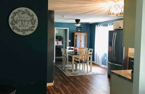 Mill Run House | Peaceful Retreat near Ohiopyle and Fallingwater HOT TUB