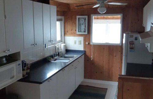 Hamilton Cottage | Peaceful retreat on the Shores of Lake Erie