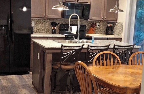 Clatskanie House | Peaceful Retreat on a 30 Acre Tree Farm