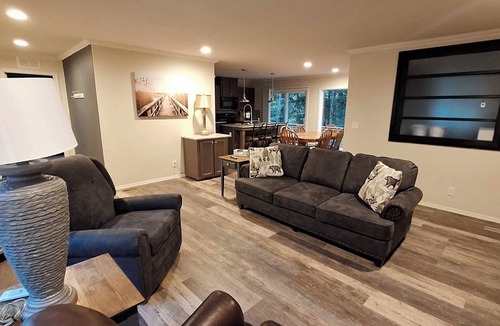 Clatskanie House | Peaceful Retreat on a 30 Acre Tree Farm