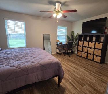 Converse House | Peaceful Retreat Outside the City 3BED 2BATH